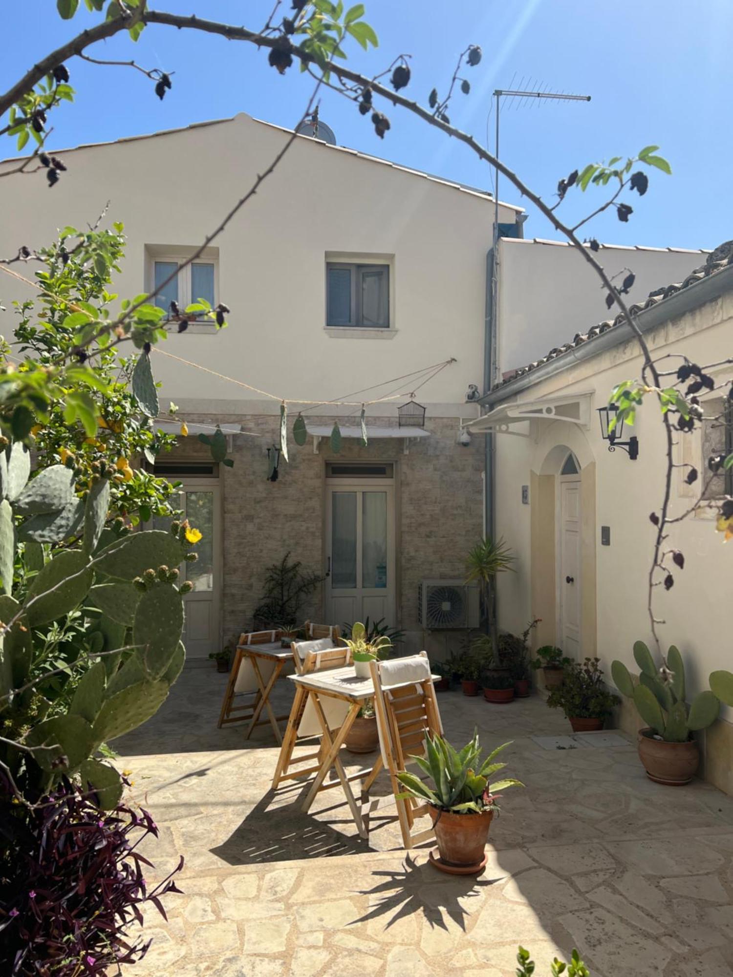Chicchi Di Melograno Bed & Breakfast Modica Exterior photo